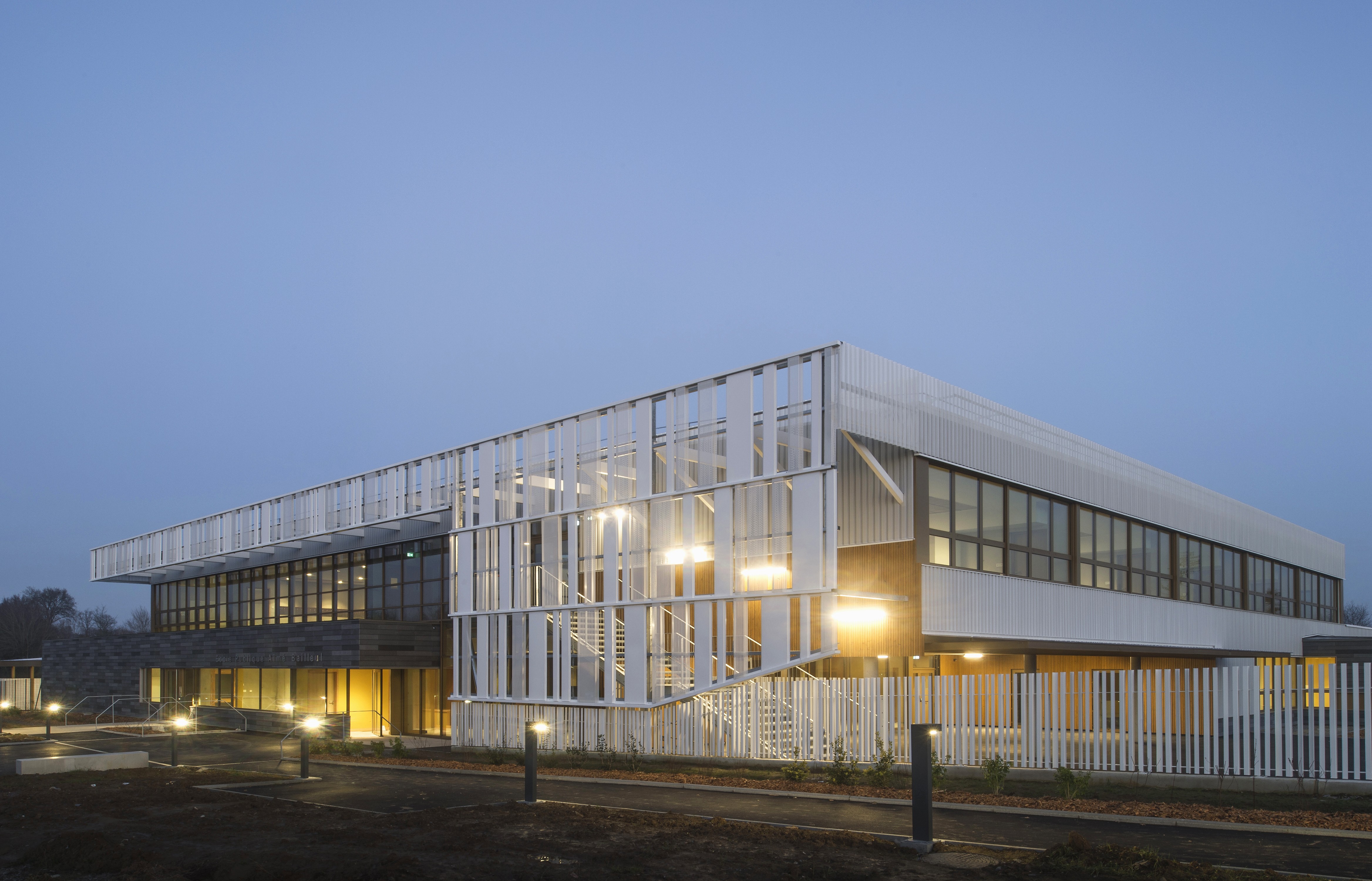 Groupe Scolaire Aimé-Bailleul 15 classes à Guignen (35), par Marc Nicolas Architectures