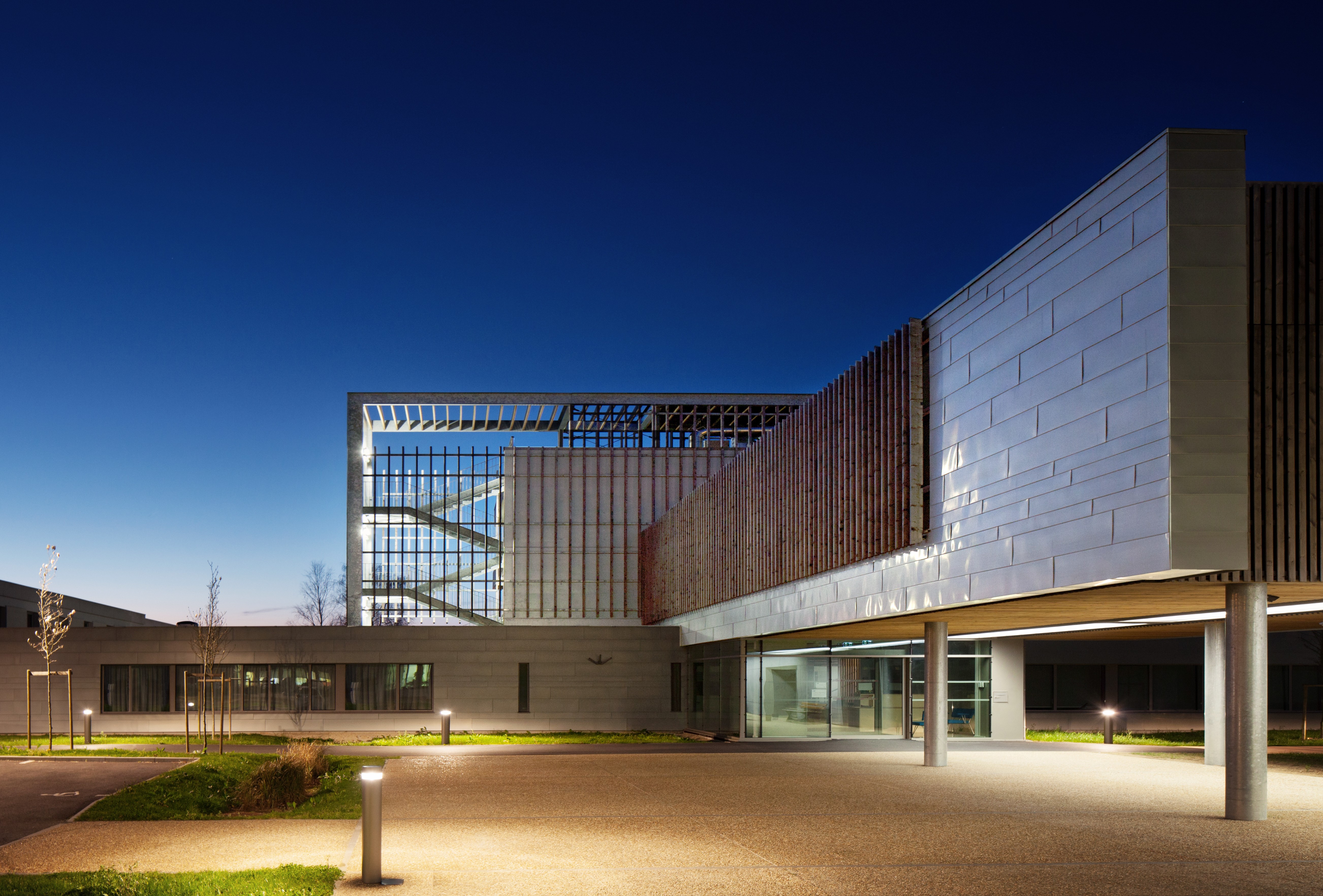 Hôpital Local & EHPAD Les Tilleuls 143 lits à Saint-James (50), par Marc Nicolas Architectures