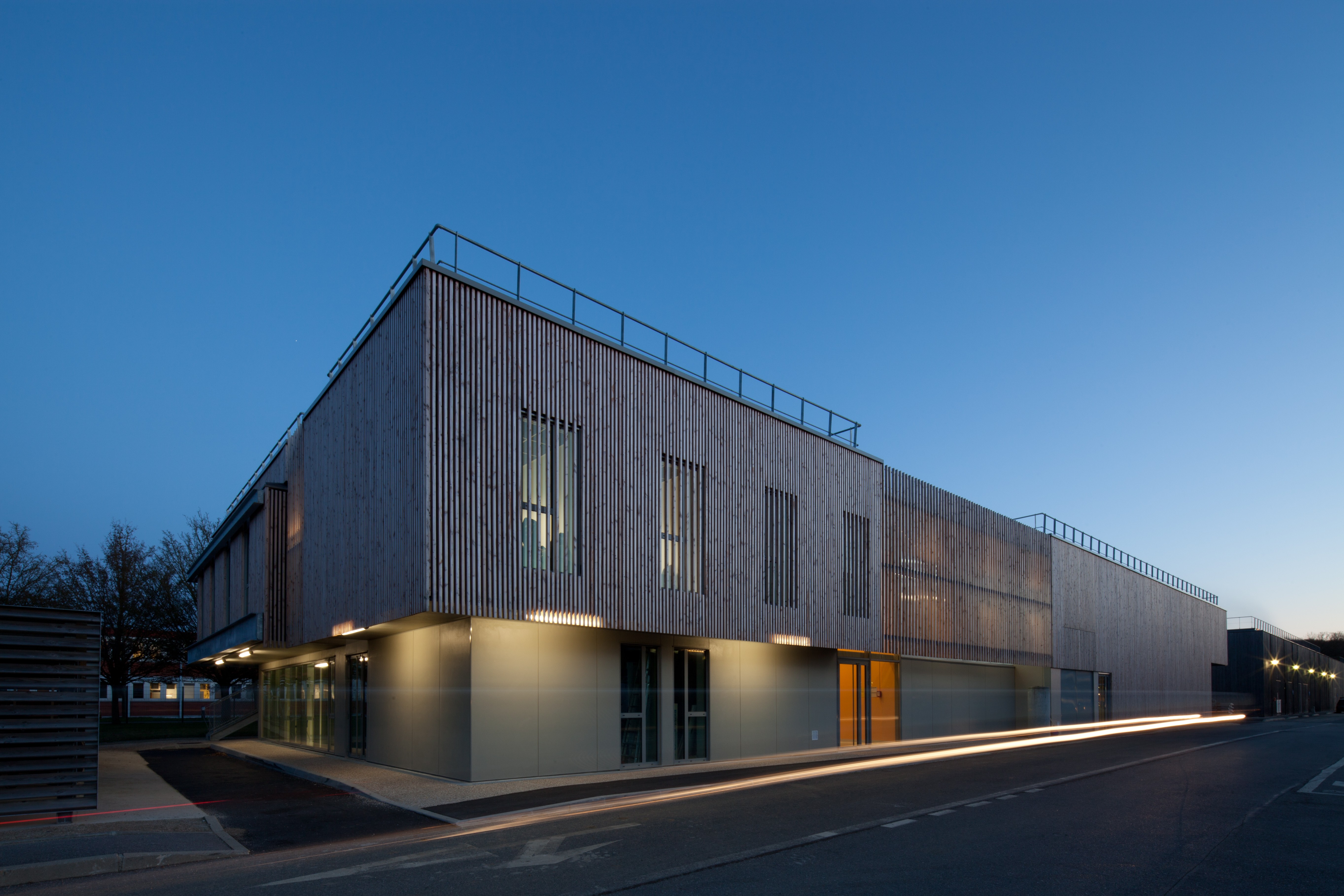 Centre logistique Le T5 Synchrotron à Plateau de Saclay (91), par Marc Nicolas Architectures