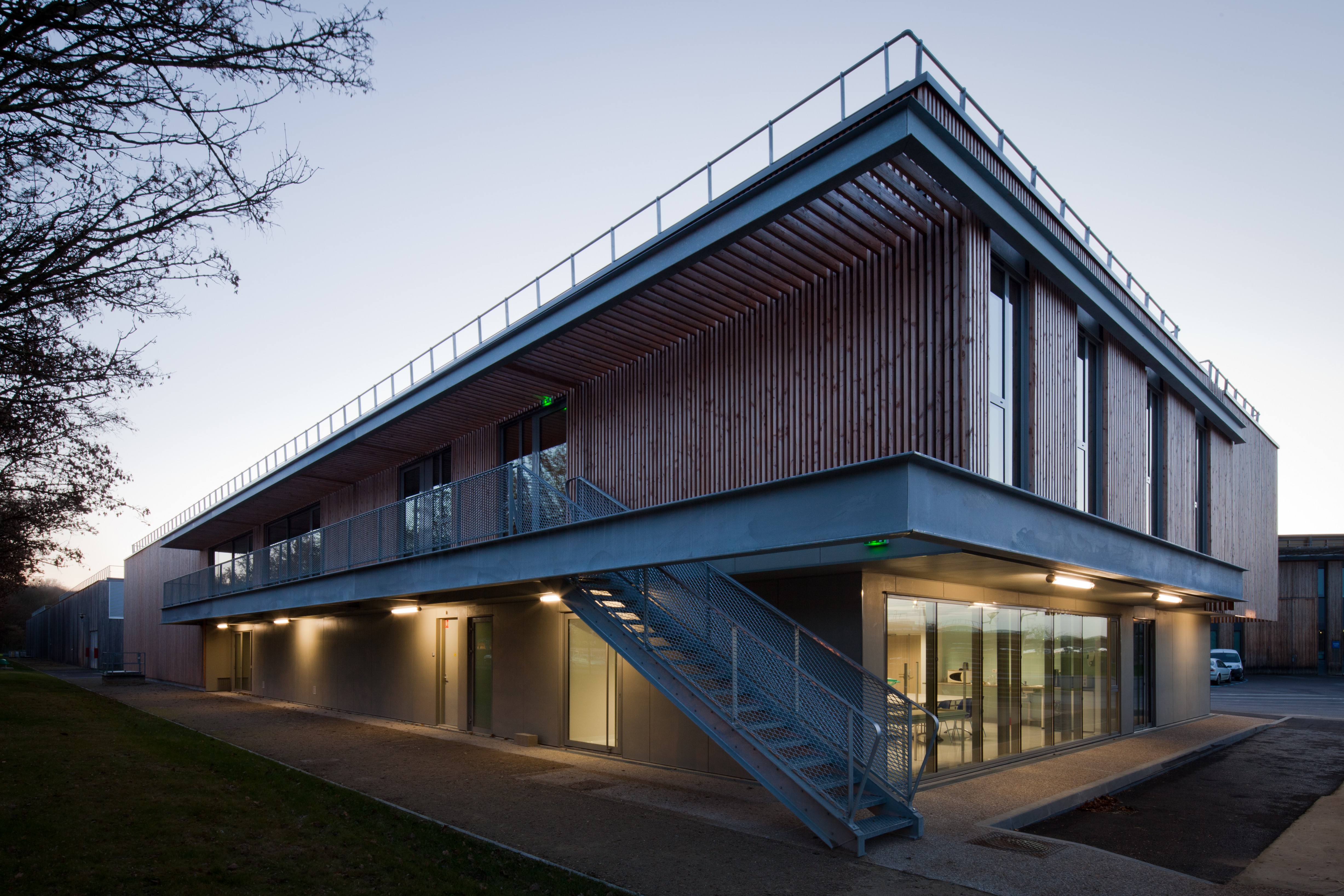 Centre logistique Le T5 Synchrotron à Plateau de Saclay (91), par Marc Nicolas Architectures